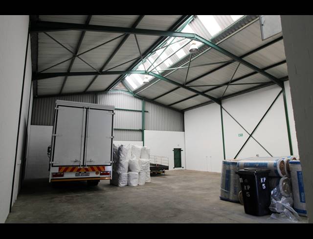 330M² WAREHOUSE TO LET IN KILLARNEY GARDENS